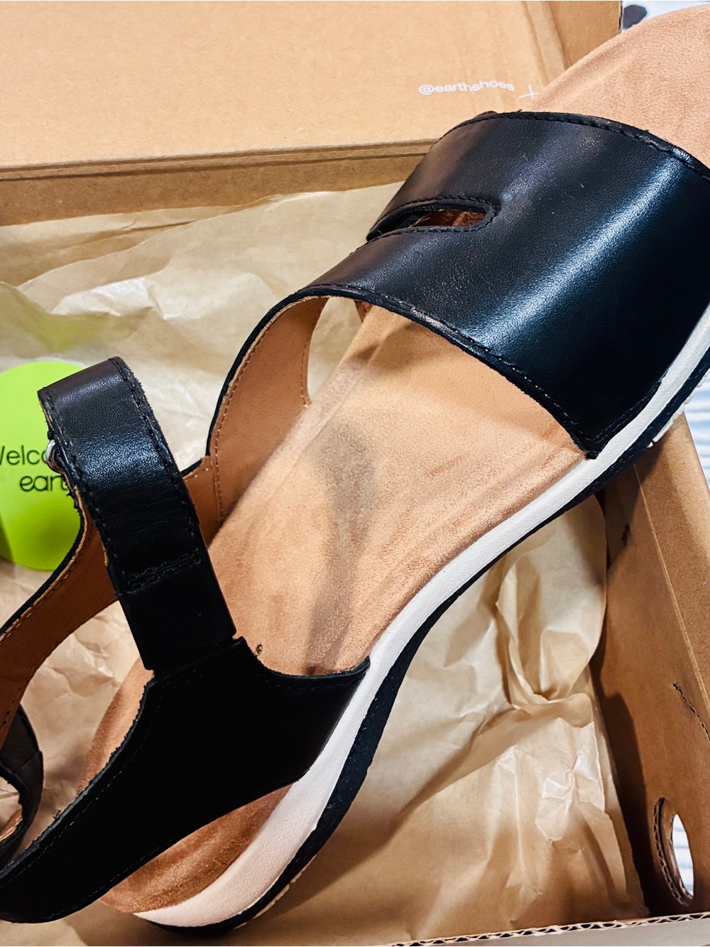 Earth Origins Women's Black Comfort Sandals-Sureal Leather Size 10 Wide - Picture 3 of 7